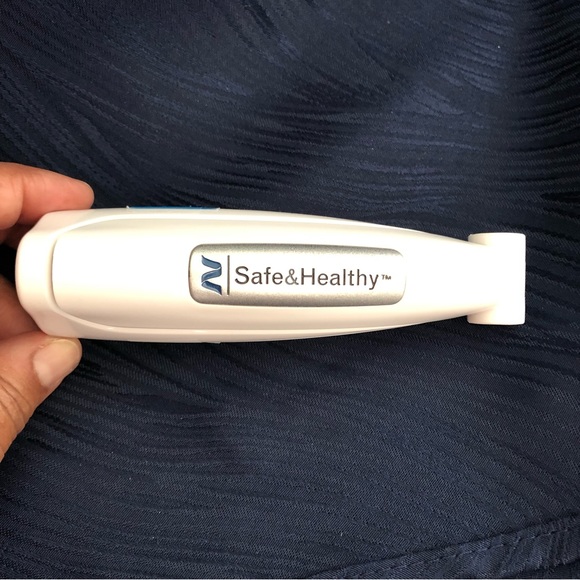 Safe & Healthy UV Sanitizing Light - Picture 2 of 6